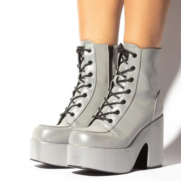 BRAND NEW Sleek design to complement any outfit - Picture 2 of 2